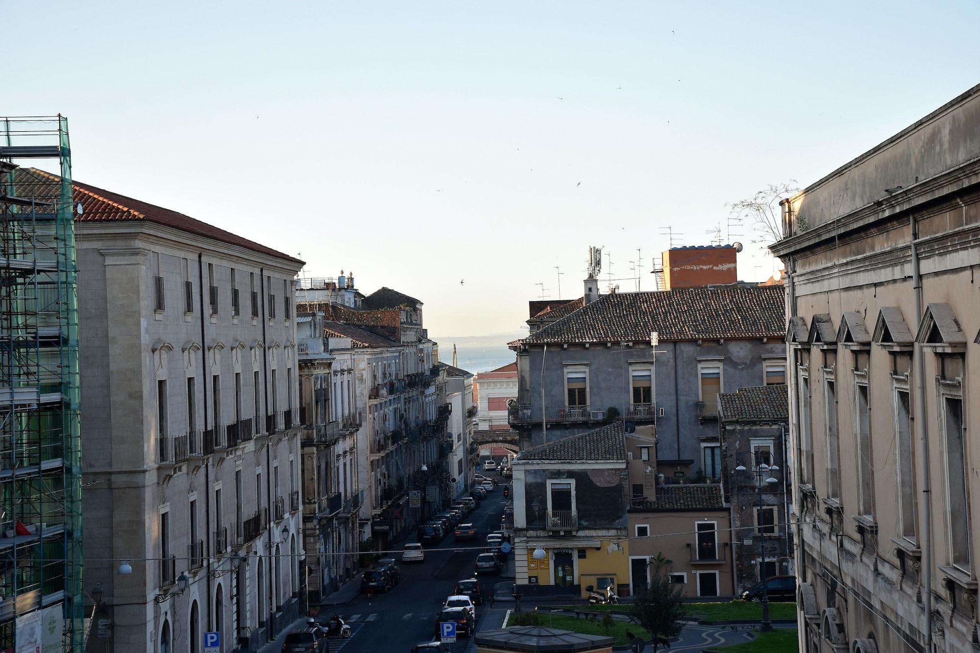 B&B Al Teatro Massimo Catania Luaran gambar